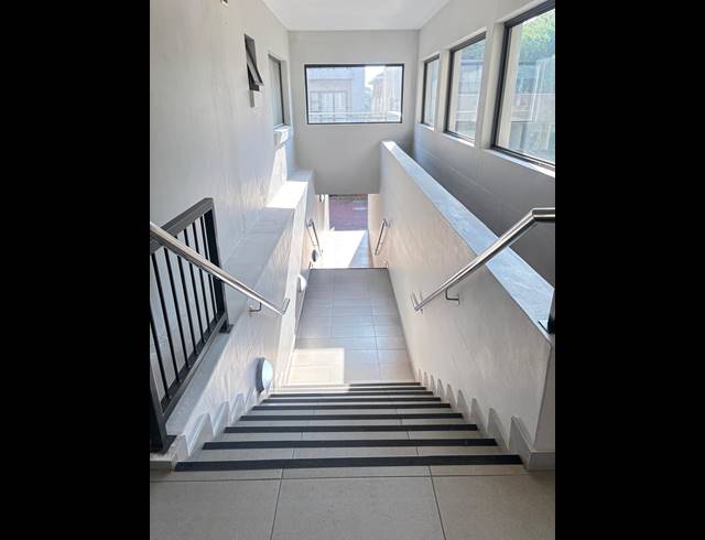 2 BEDROOM APARTMENT FOR SALE IN UMHLANGA RIDGE